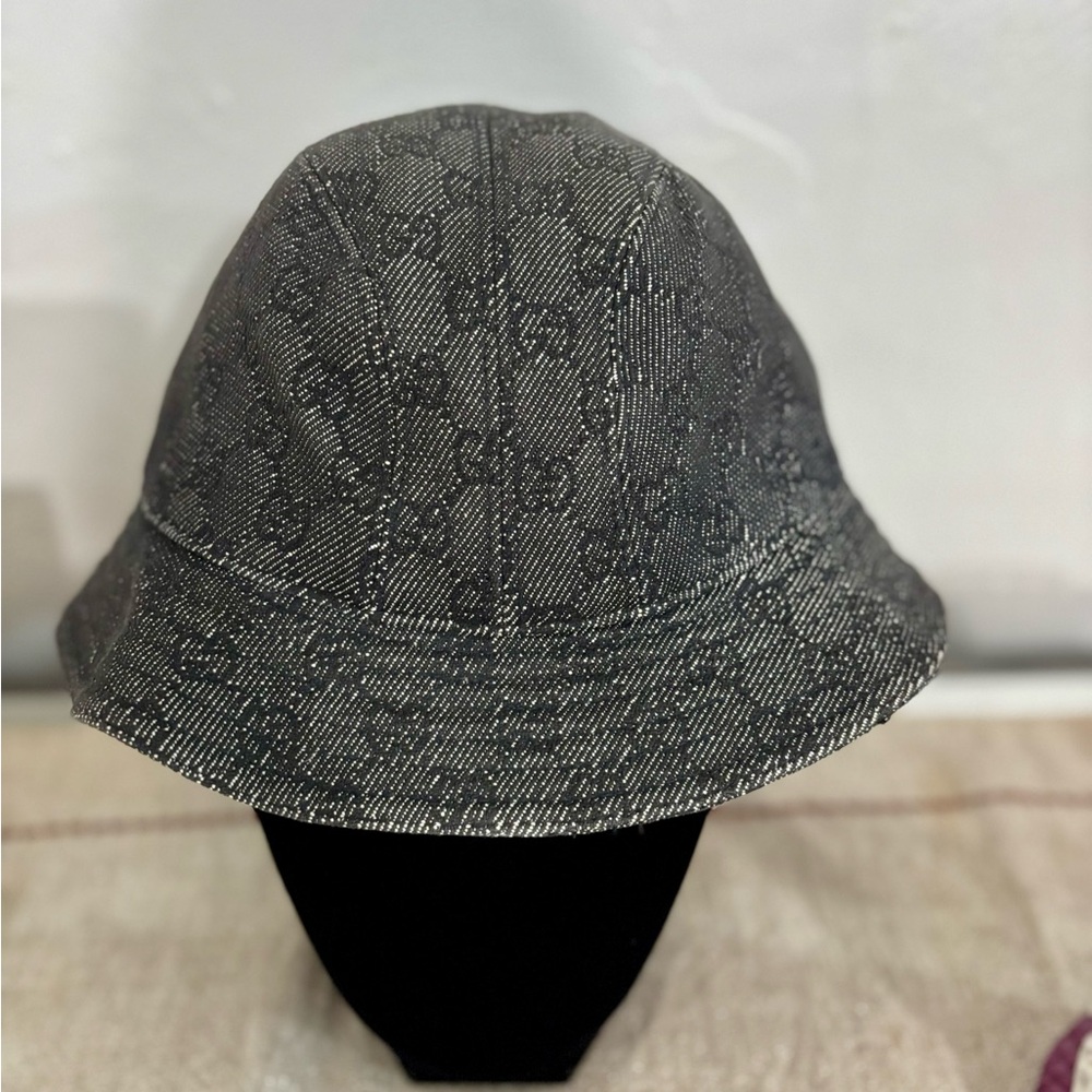 Authentic Gucci Unisex Black and Gray Bucket Hat
